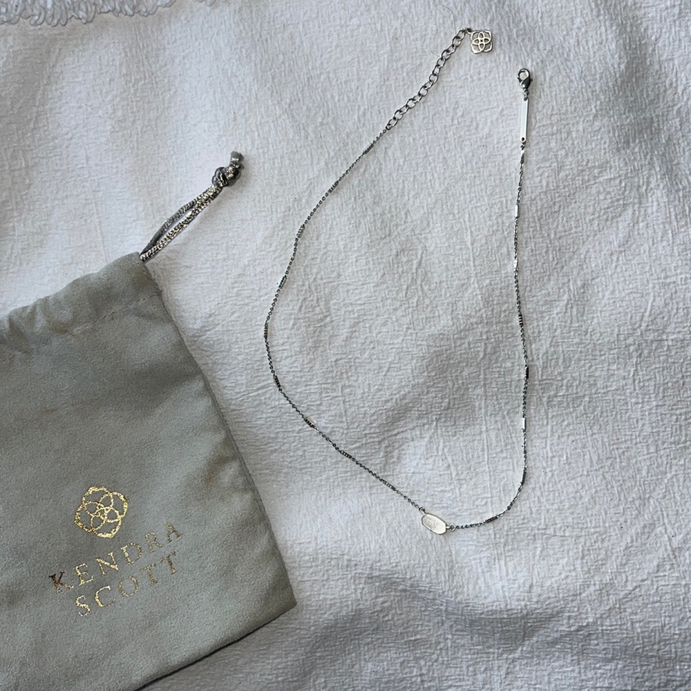 Kendra Scott Fern Pendant Necklace | bright silver